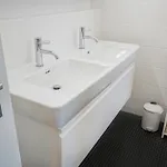 Проживание в семье Downtown - Large, Quiet Private 
