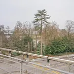 Downtown - Large, Quiet Private 