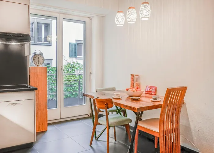 Downtown - Large, Quiet Private 