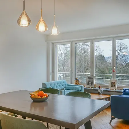 Large, Quiet Private 