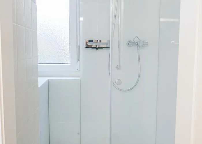 Large, Quiet Private 