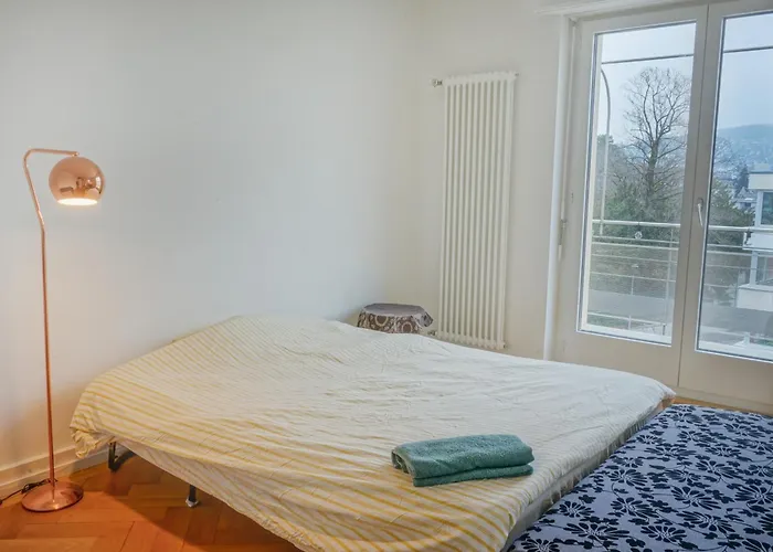 Downtown - Large, Quiet Private 