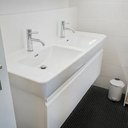 Quarto em Acomodações Particulares Enge Station - Private Alps